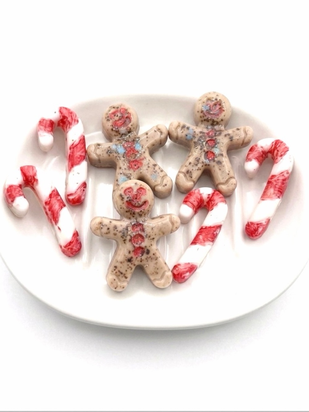 Snickerdoodle Gingerbread Men & Cinnamon Vanilla Candy Cane Mini Soaps 8 Pieces